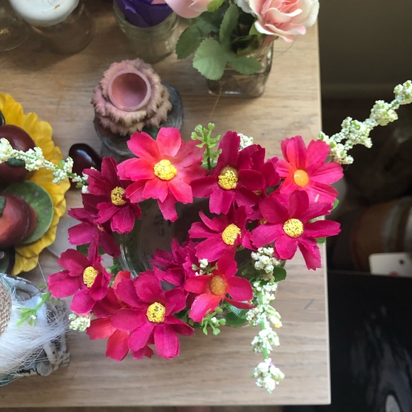 Whimsical Curvy Faux Floral Decor Jar - Picture 13 of 16